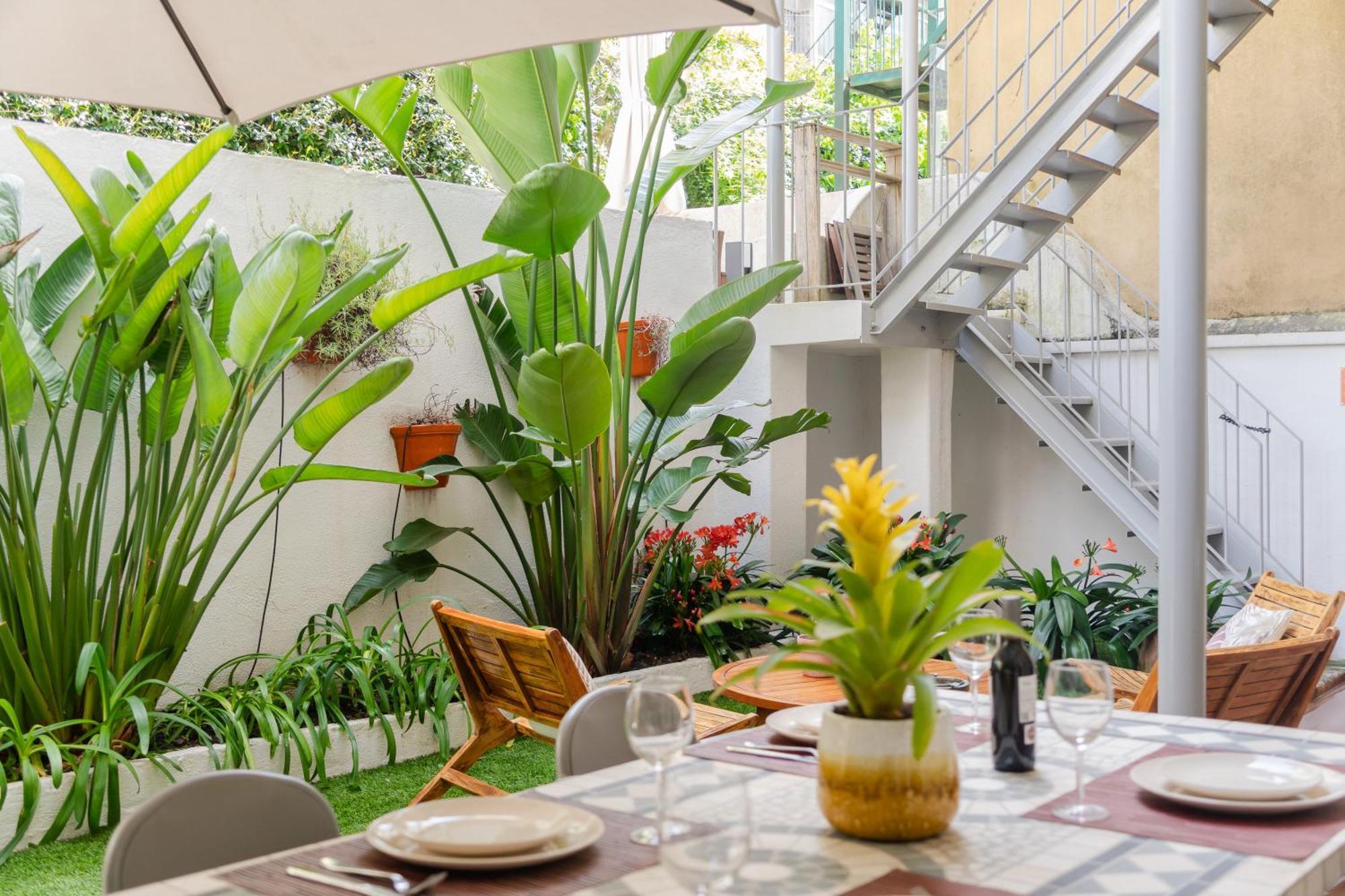 Apartment Garden Retreat Lisbon