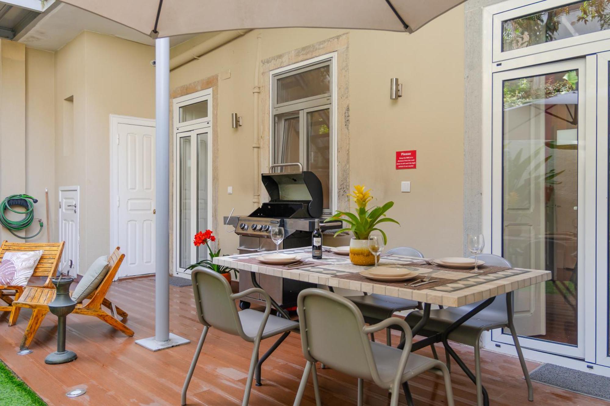 Apartment Garden Retreat