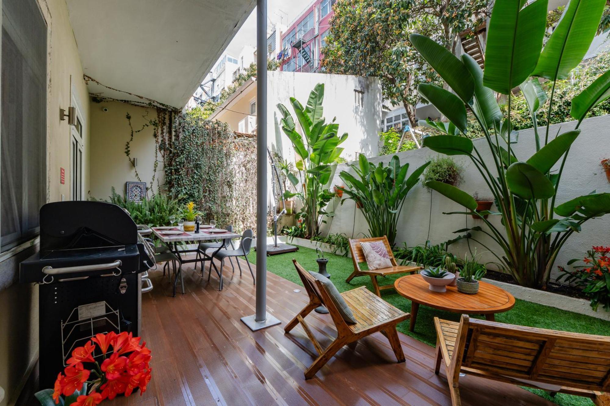 Apartment Garden Retreat Lisbon